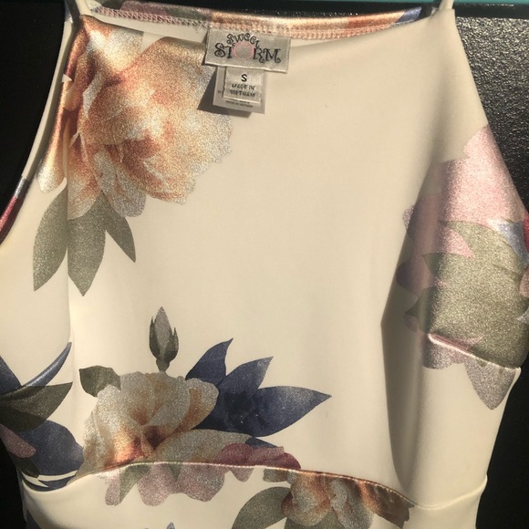 Long white and floral print prom dress - Picture 2 of 4